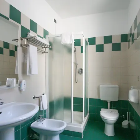 Hotel Quality Dock Milano 3*