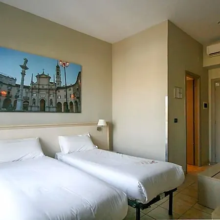 Quality Dock Milano Otel 3*