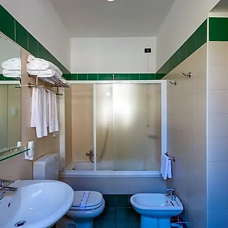 Quality Dock Milano Otel 3*