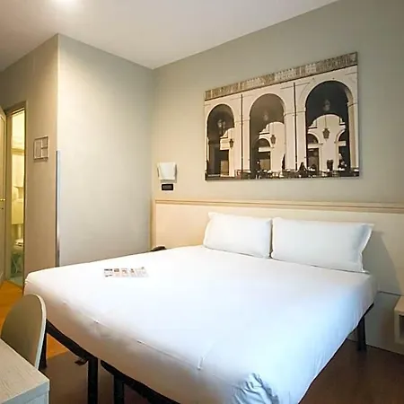Otel Quality Dock Milano 3*