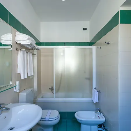 Quality Dock Milano 3*