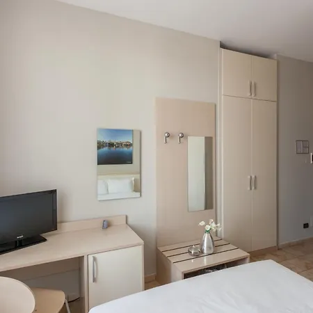 Quality Dock Milano Hotel 3*