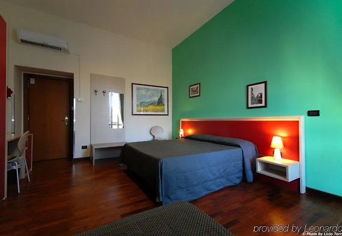 Quality Dock Milano 3*