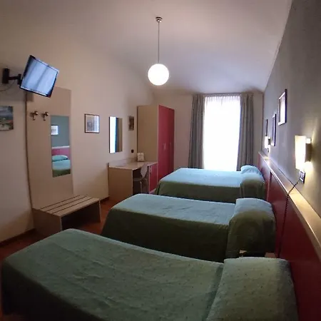 Отель Quality Dock Milano 3*