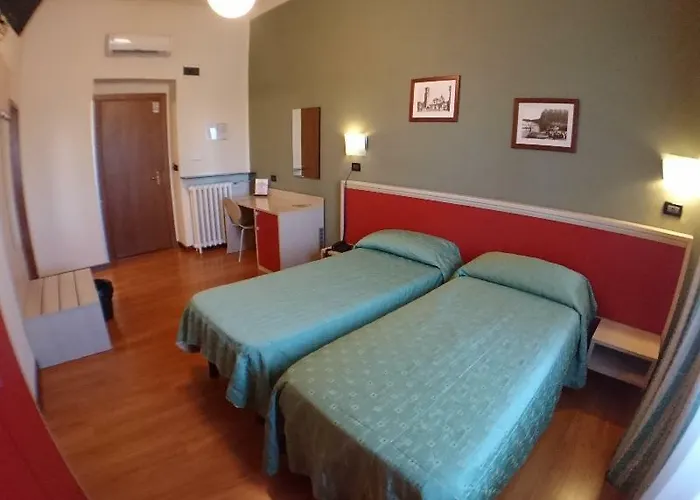 Quality Dock Milano 3*